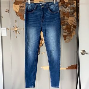 High Rise Booty Shaping med/dark wash Skinny Jean